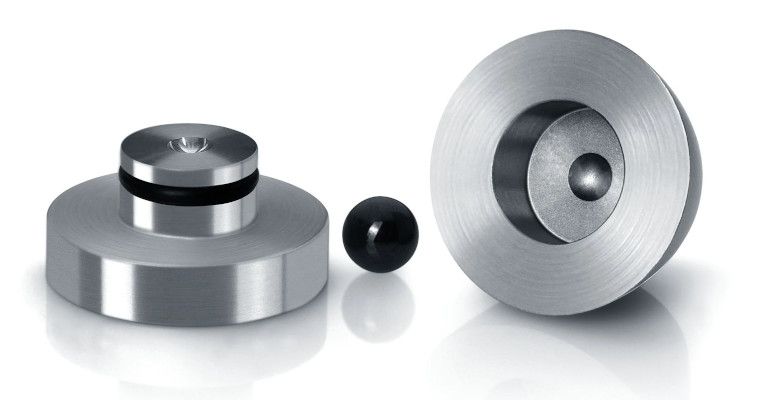 Bild des Finite Elemente Ceraball 4er Sets, das heutige Highlight im Adventskalender von HSGA Bielefeld, ideal für eine verbesserte Audio-Performance.